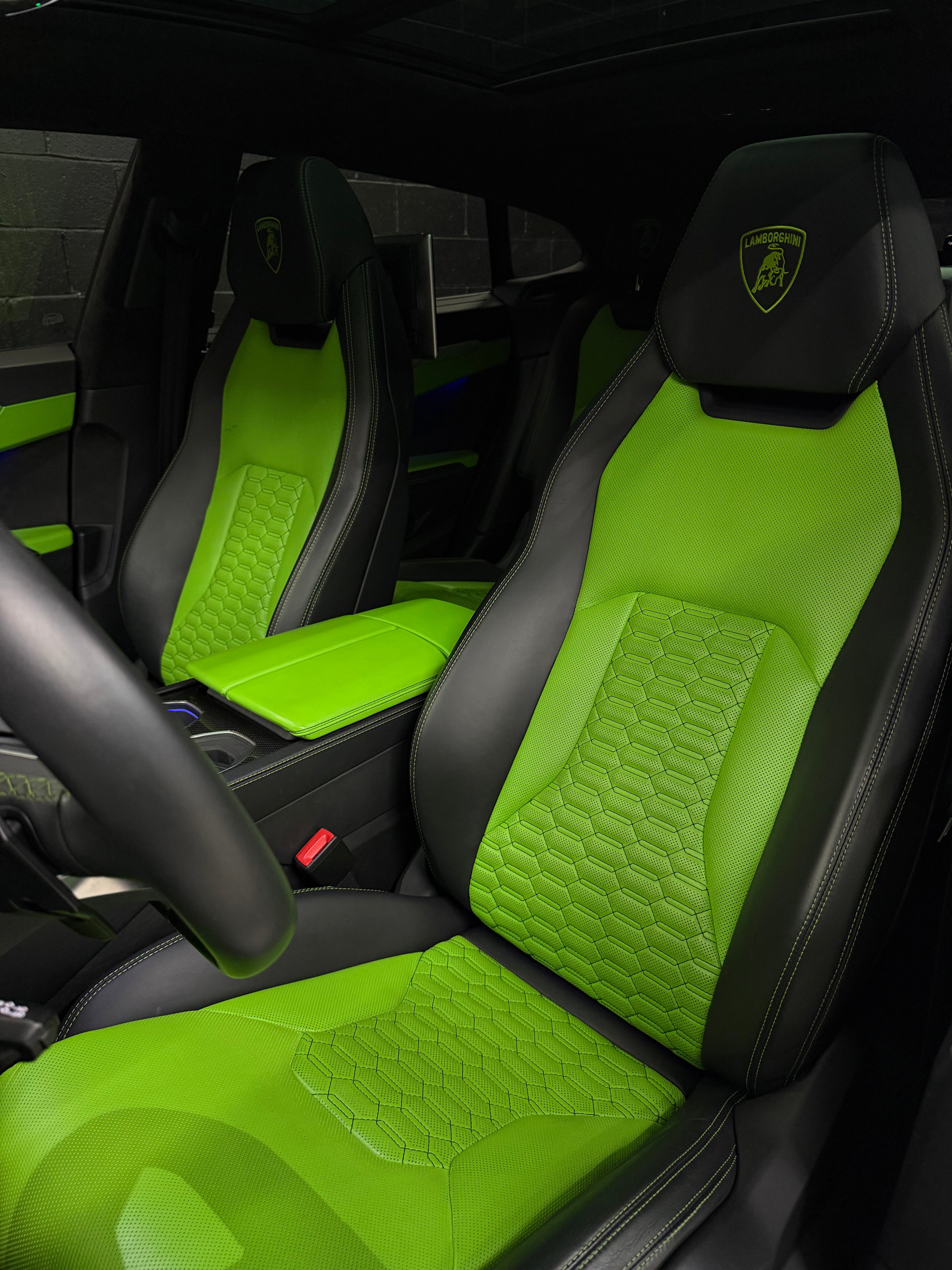 Lamborgini URUS