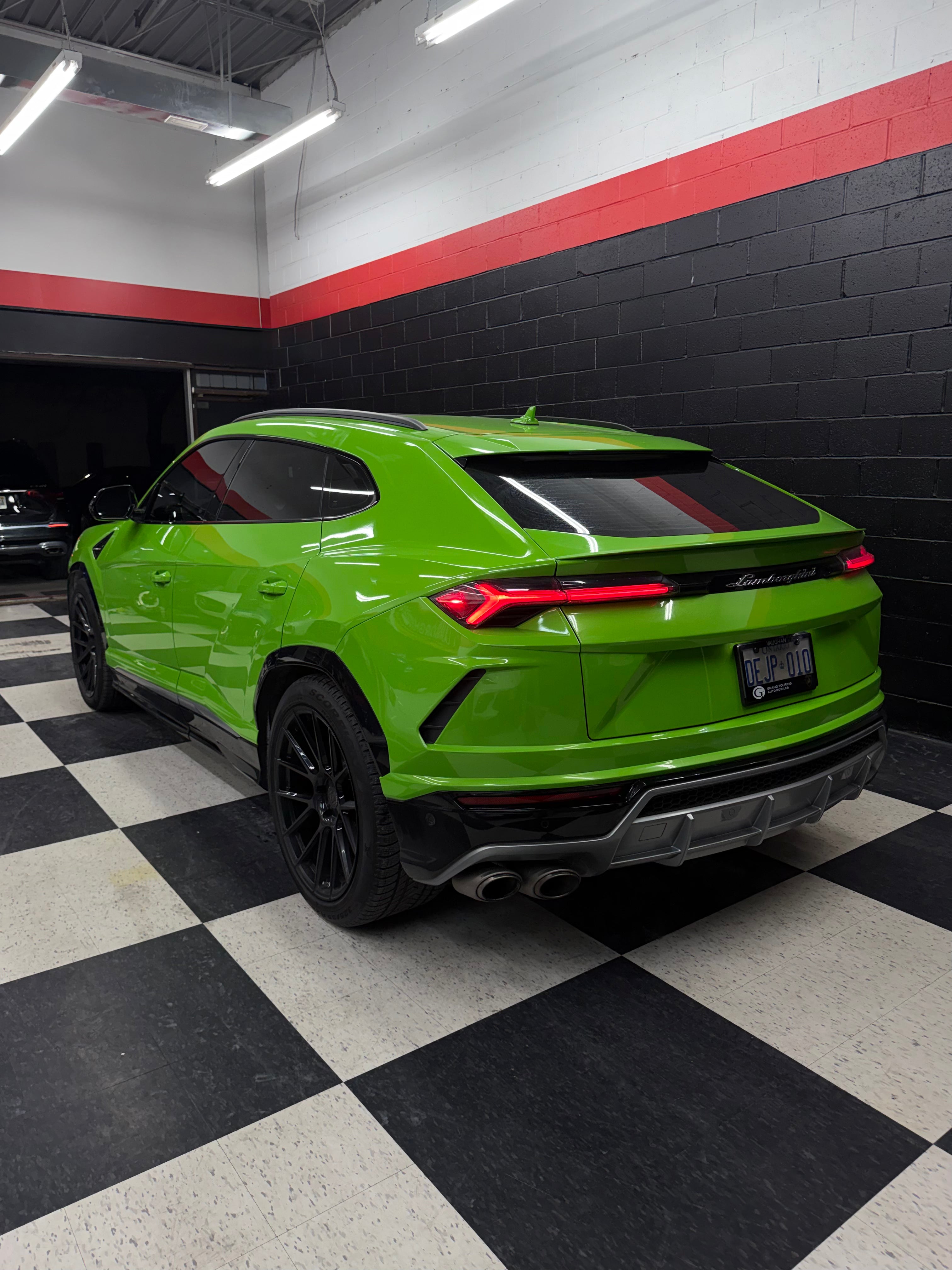 Lamborgini URUS