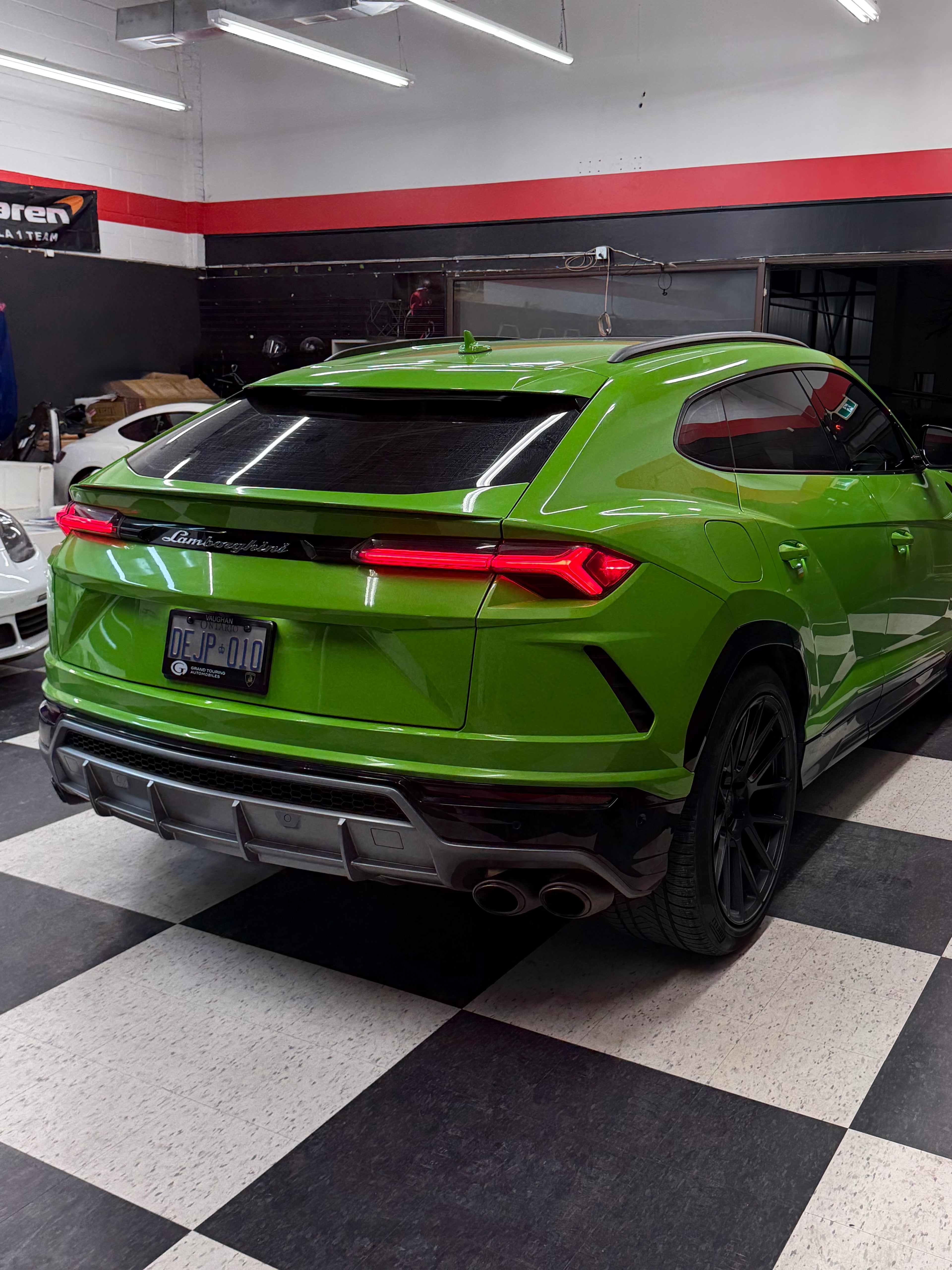 Lamborgini URUS